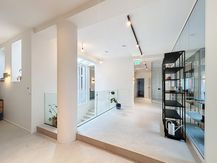 Modern spacious office - 170m² + 4 parkings