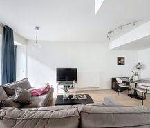 Brussel:1 slaapkamer appartement met terras + parking.