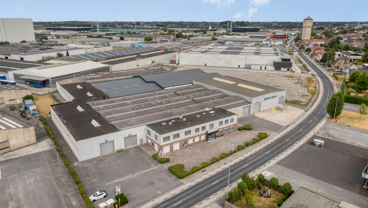 Magazijnruimte van ca. 3.000 m² in industriezone Kuurne