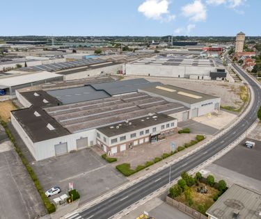 Magazijnruimte van ca. 3.000 m² in industriezone Kuurne