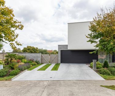 Exclusief huis te koop in Sint-Jan met zwembad