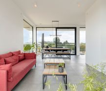 Hoogwaardig afgewerkte villa te koop op rustige locatie