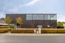 Modern kantoorgebouw (412 m²) op zichtlocatie te Jabbeke