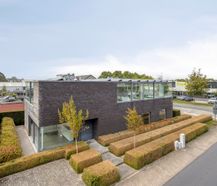 Modern kantoorgebouw (412 m²) op zichtlocatie te Jabbeke