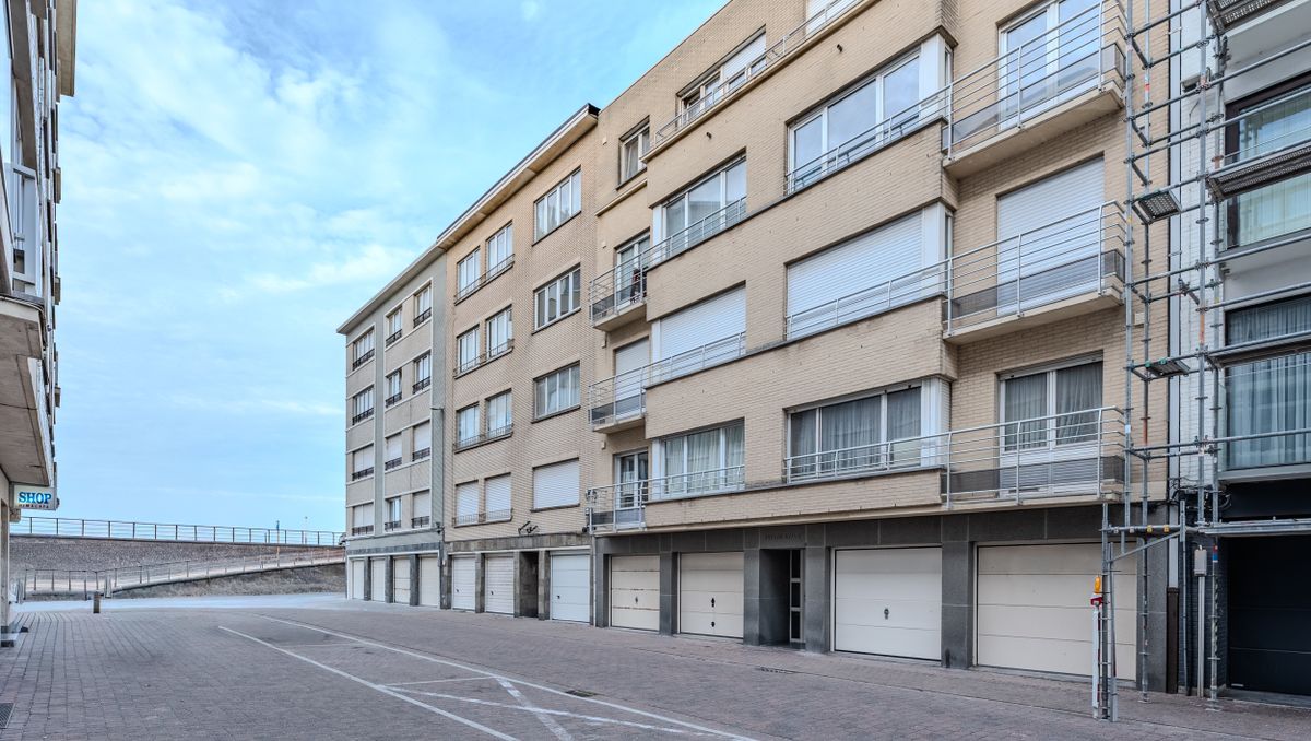 1-bedroom apartment with side sea view in Mariakerke