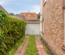 Halfopen huis op rustige locatie te koop met 3 slaapkamers