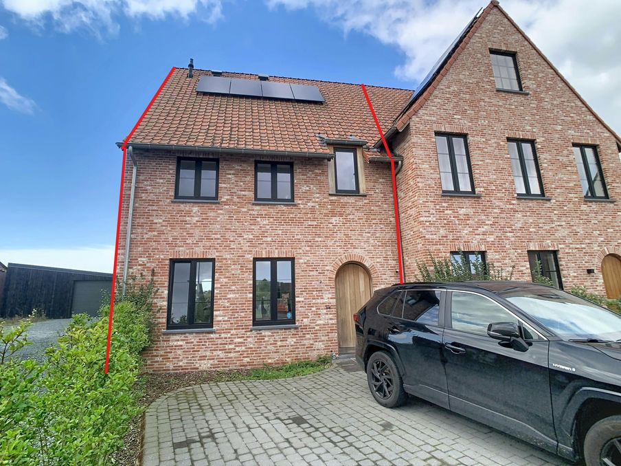 Nieuwbouwwoning met 3 slaapkamers te huur in Oostkamp