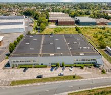 Magazijnen (ca. 3911 m²) te huur in industriezone te Wetteren