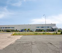 Magazijnen (ca. 3911 m²) te huur in industriezone te Wetteren