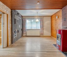 Solide driegevelwoning aan rustig pleintje in Vilvoorde.