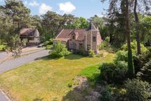 Ruime villa op toplocatie naast de Kalmthoutse Heide te koop
