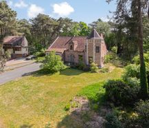 Ruime villa op toplocatie naast de Kalmthoutse Heide te koop