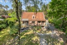 Ruime villa op toplocatie naast de Kalmthoutse Heide te koop