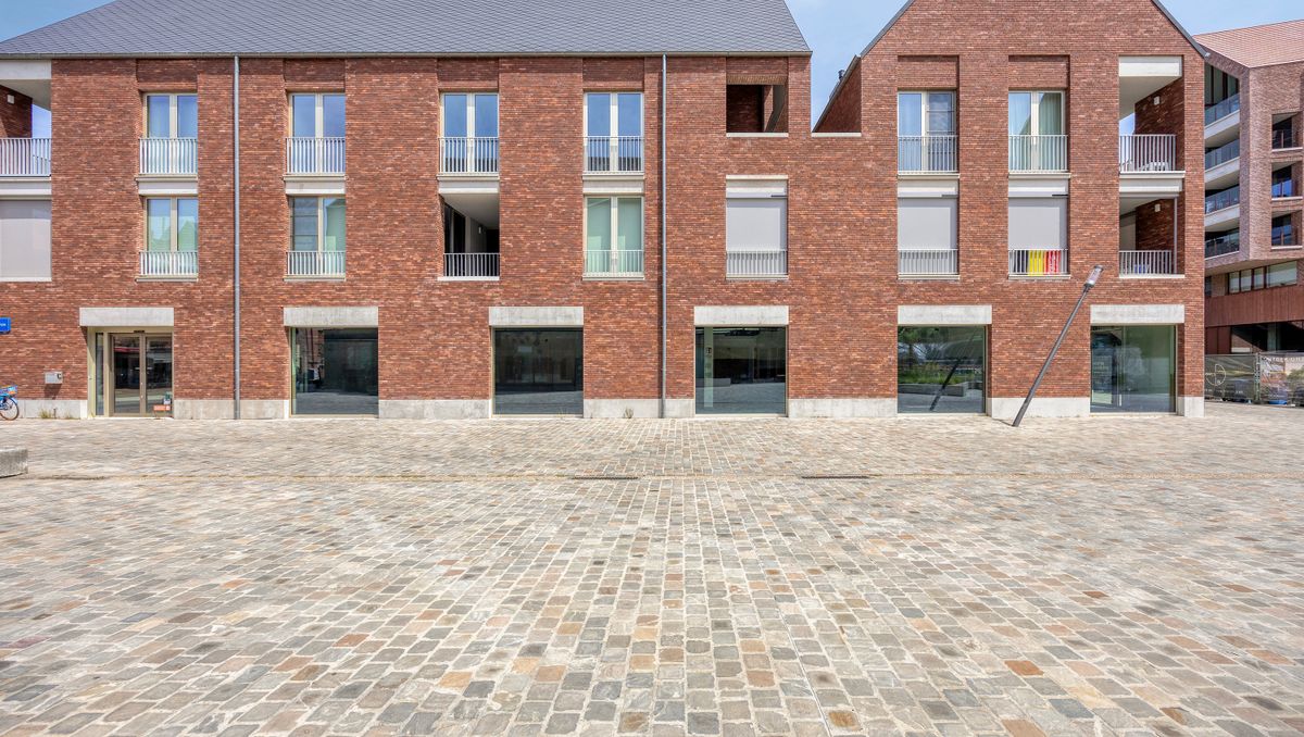 Commercieel handelspand/praktijkruimte van ca. 364 m² te huur op toplocatie in Aarschot