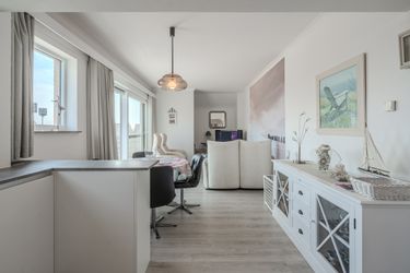 Appartement magnifiquement rénové avec terrasse et 2 chambres