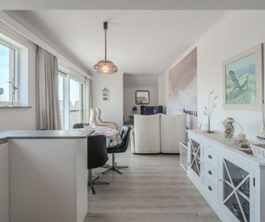 Appartement magnifiquement rénové avec terrasse et 2 chambres