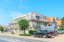 Appartement magnifiquement rénové avec terrasse et 2 chambres
