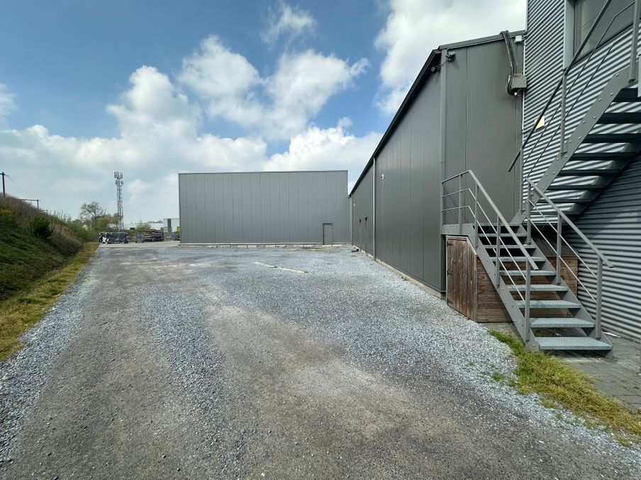 Bureau de 40 m² avec 10 places de parking à Hasselt