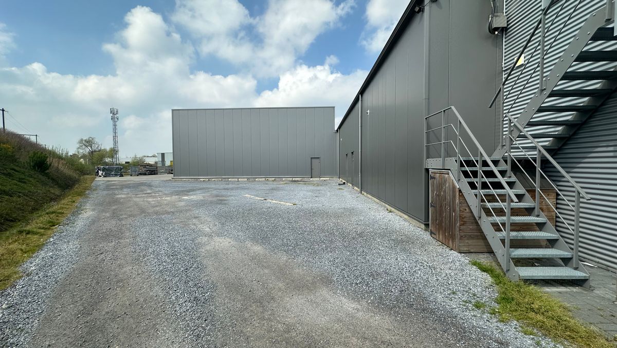Bureau de 40 m² avec 10 places de parking à Hasselt