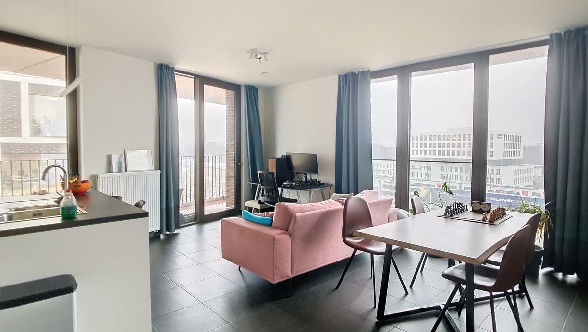 Ruim en lichtrijk appartement met 2 slaapkamers en 2 terrassen in Brugge