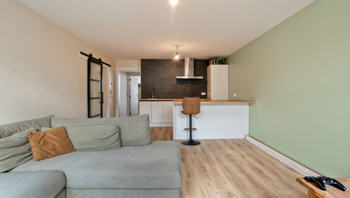 Gezellig appartement met autostaanplaats te koop te Merksem