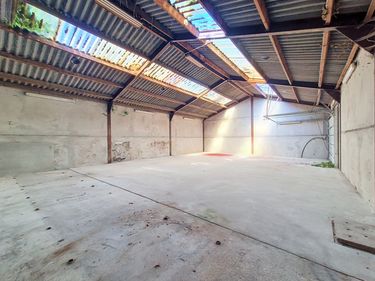 Magazijn (ca.150 m²) vlak bij de N43 in Sint-Martens-Latem