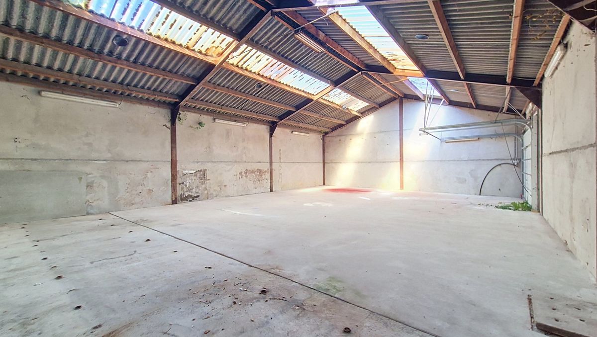 Magazijn (ca.150 m²) vlak bij de N43 in Sint-Martens-Latem