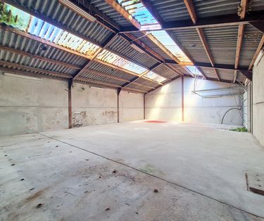 Magazijn (ca.150 m²) vlak bij de N43 in Sint-Martens-Latem