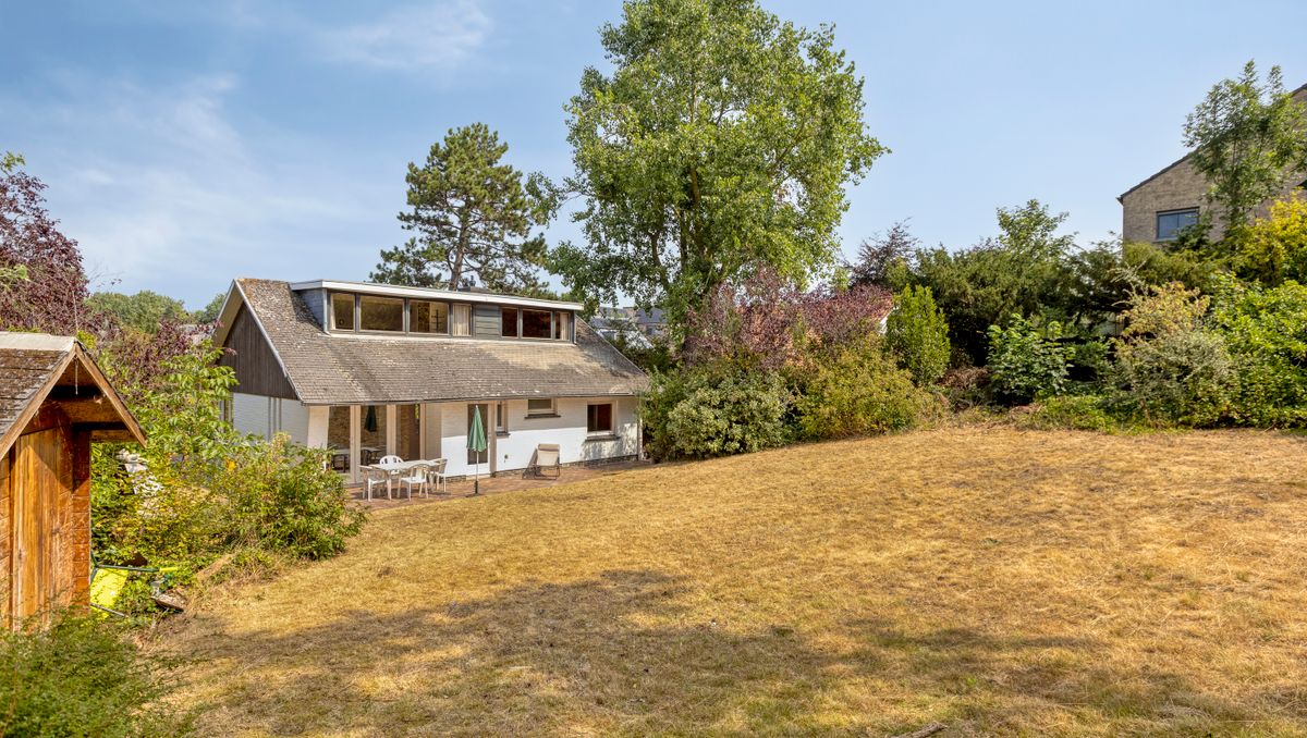Te renoveren woning op 1192m² grond op topligging!