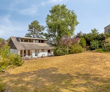 Te renoveren woning op 1192m² grond op topligging!
