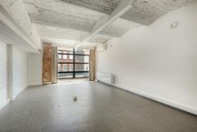 Vlot bereikbare kantoorruimte (405 m²) te huur in Brugge