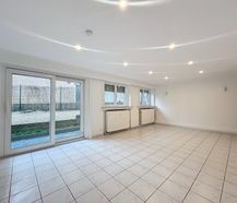 Laeken: Gerenoveerde studio van 45m² met terras