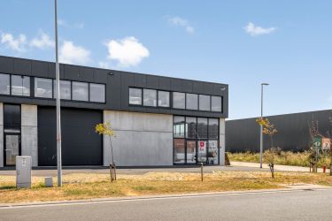À vendre : entrepôt de 198 m² avec mezzanine