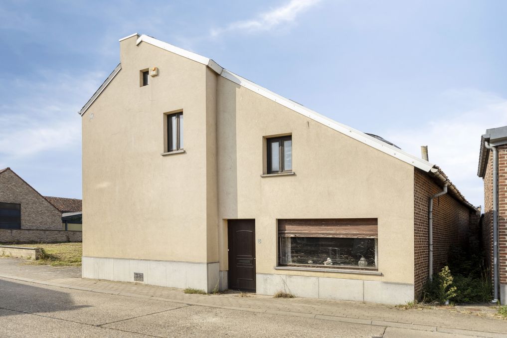 Ruime woning op 13a60ca met ontwikkelingspotentieel in Riemst