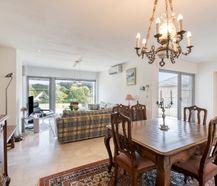 Villa in Eben-Emael met mogelijkheid tot twee wooneenheden nabij Maastricht