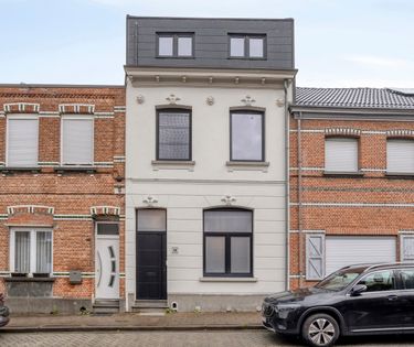 Huis te koop in Hoboken met 4 slaapkamers en tuin