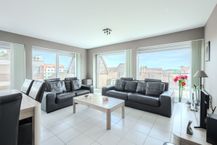 Appartement d'angle lumineux avec de grandes terrasses à vendre dans un emplacement privilégié !