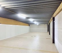 Magazijn (ca. 611 m²) met kantoren te huur te Gavere