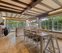 Woning met groot perceel van 1.300 m² te Rumbeke