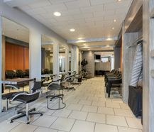 Handelspand met appartement, tuin en bijgebouw te koop in Wilrijk