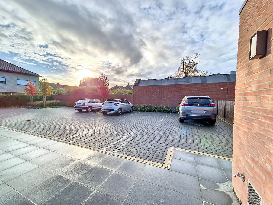 Garagebox met automatische poort te huur in centrum Aalter