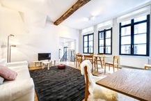 Grand Place : Furnished 1 bedroom apartment with terrace.