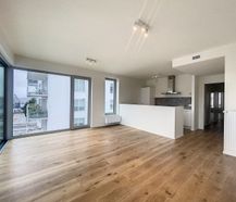 Brussel: 2 slaapkamer (103m²)appartement en zicht op kanaal