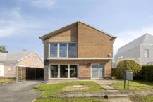 Lichtrijke open bebouwing met ruime tuin te koop in Aalter