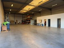 Magazijn te huur in Regina Wautersweg, Roeselare