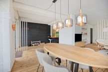 Handelszaak momenteel ingericht als appartement te koop! 