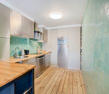 Handelszaak momenteel ingericht als appartement te koop!