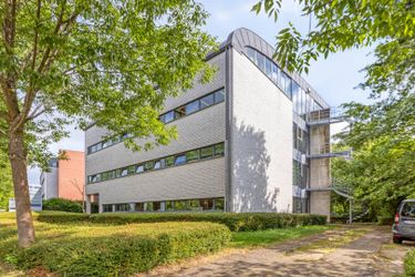 Espace de bureau avec 8 places de parking à Hassselt