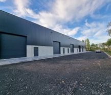 Ruime opslagloods (170 m²) te huur in Nieuwpoort