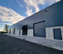 Ruime opslagloods (170 m²) te huur in Nieuwpoort